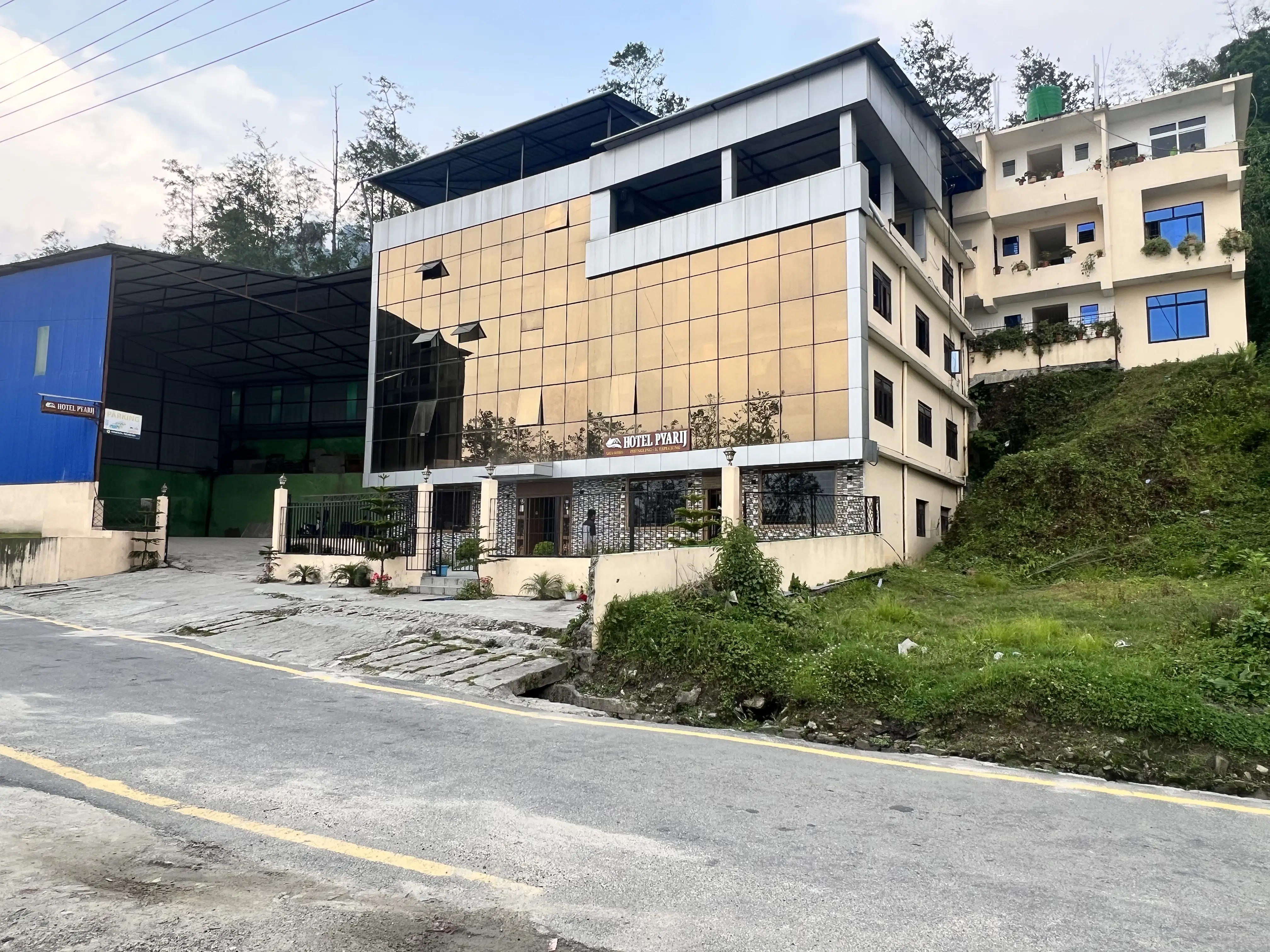Hotel Pyarij Exterior